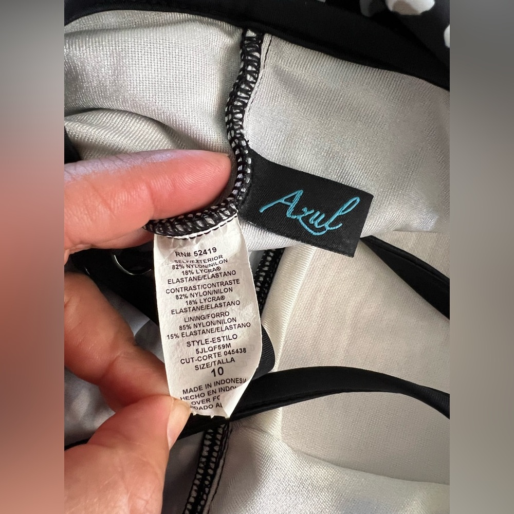 Azul Tankini Top Adjustable And Padded. Size 10 - Picture 6 of 7